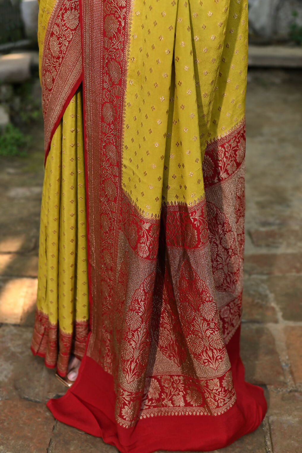 Joban Fashion Yellow Crepe Chiffon Pure Handloom Banarasi Silk Saree | Grocsy