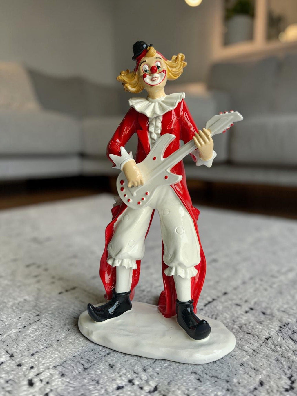 Sun Mun Decors Royal Guitar Clown Figurine | Grocsy