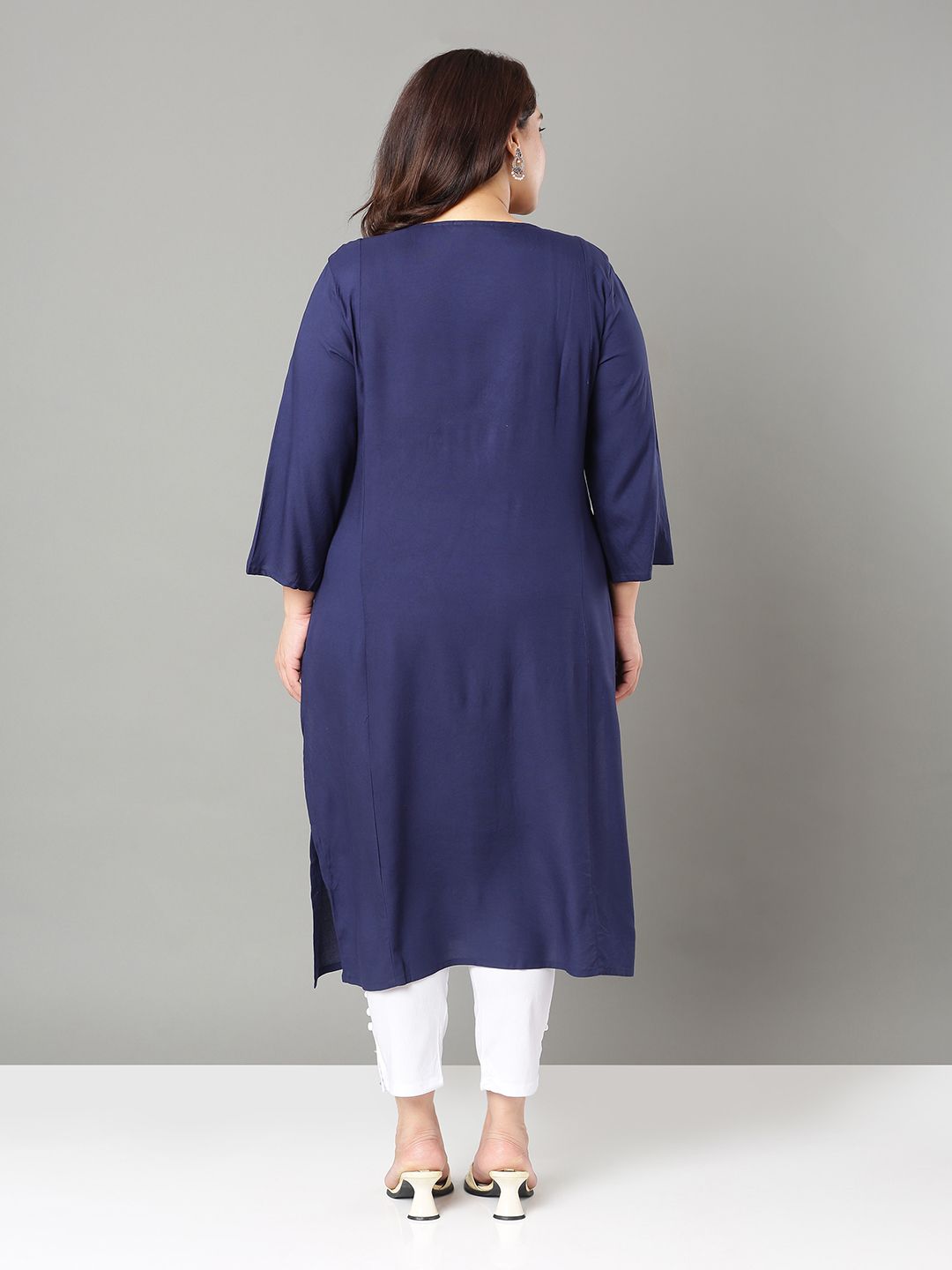 Sztori Plus Size Floral Yoke Design Sequinned Straight Kurta | Grocsy