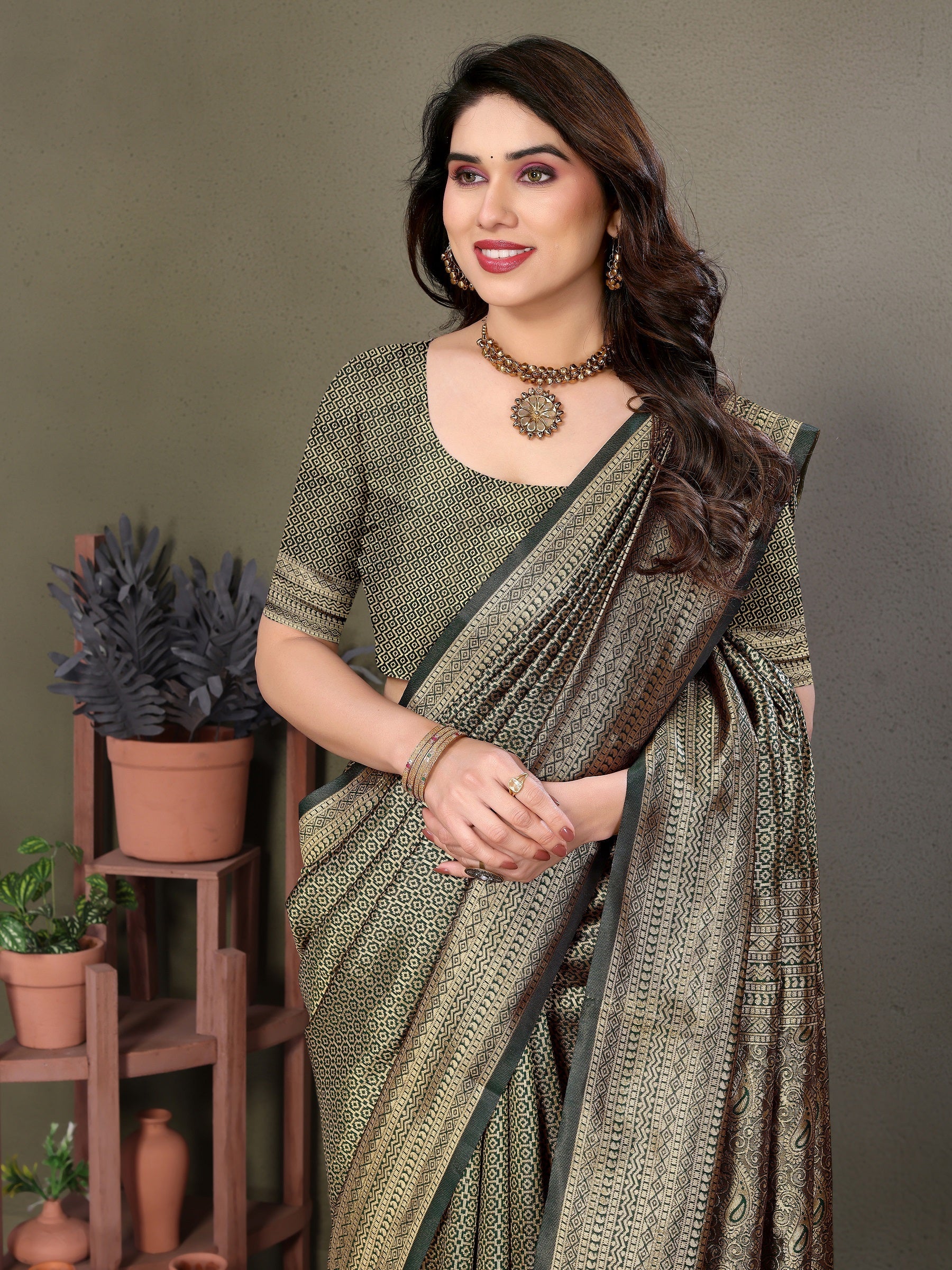 Vedant Vastram Litchi Silk Banarasi Silk Saree - Bottle Green | Grocsy