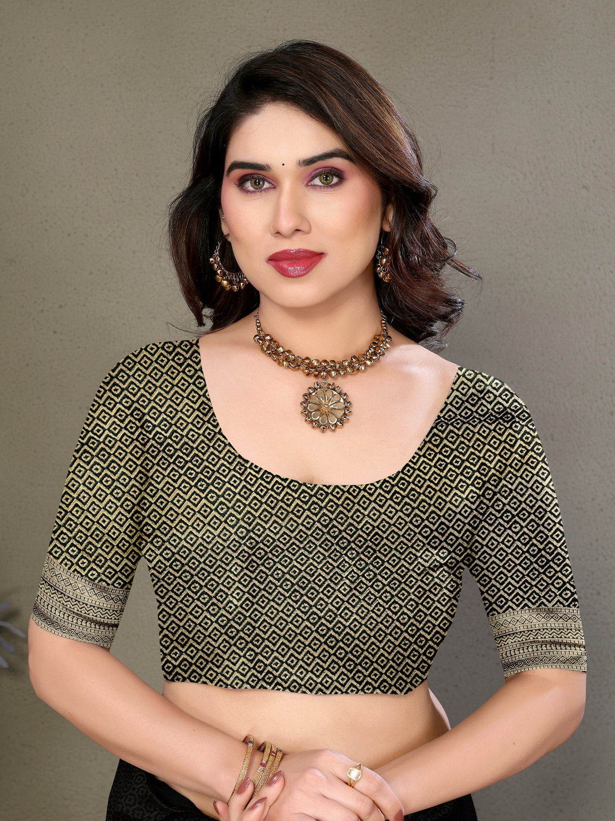 Vedant Vastram Litchi Silk Banarasi Silk Saree - Bottle Green | Grocsy