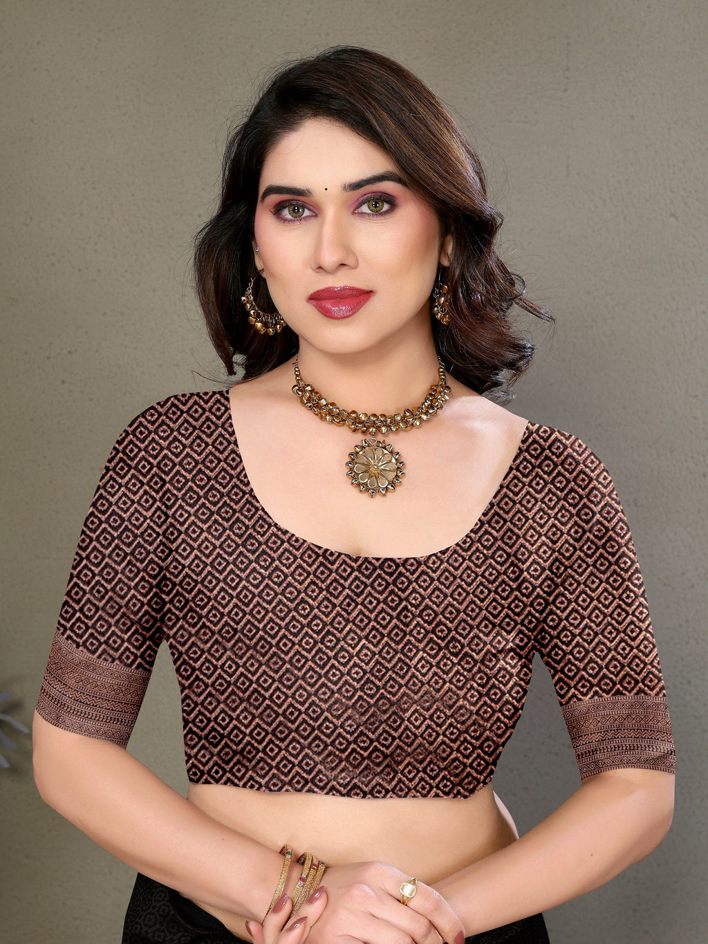 Vedant Vastram Litchi Silk Banarasi Silk Saree - Black | Grocsy