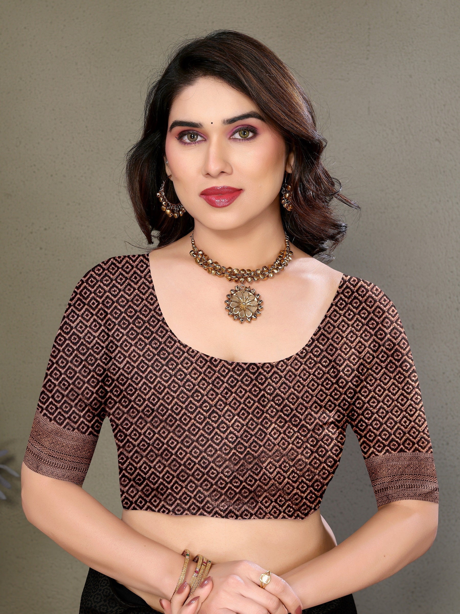 Vedant Vastram Litchi Silk Banarasi Silk Saree - Black | Grocsy