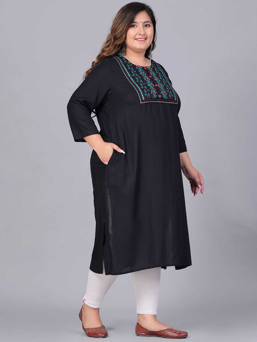 Sztori Women Thread Work Kurta | Grocsy