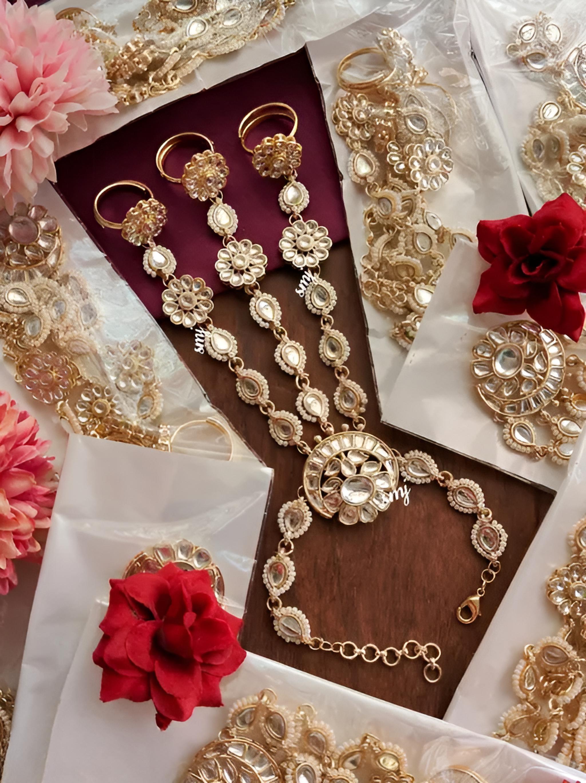 Jewel City Dazzling Crystal Floral Hand Harness - Exquisite Bridal and Formal Jewelry | Grocsy