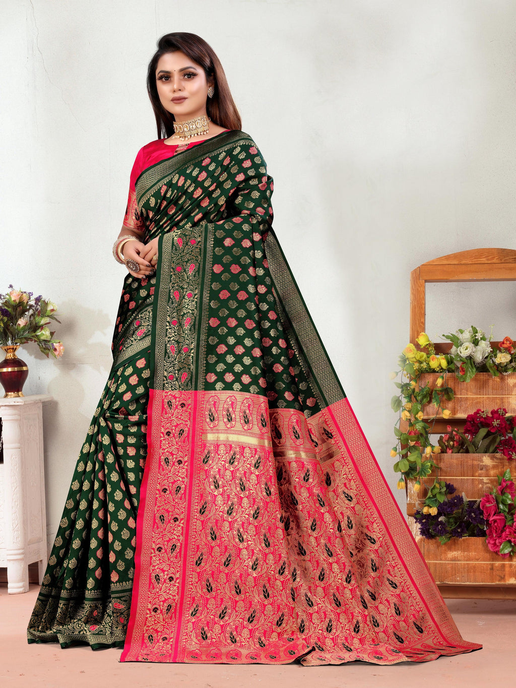Vedant Vastram Litchi Silk Designer Banarasi Saree - Green | Grocsy