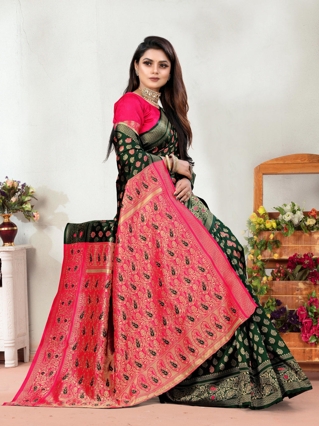Vedant Vastram Litchi Silk Designer Banarasi Saree - Green | Grocsy