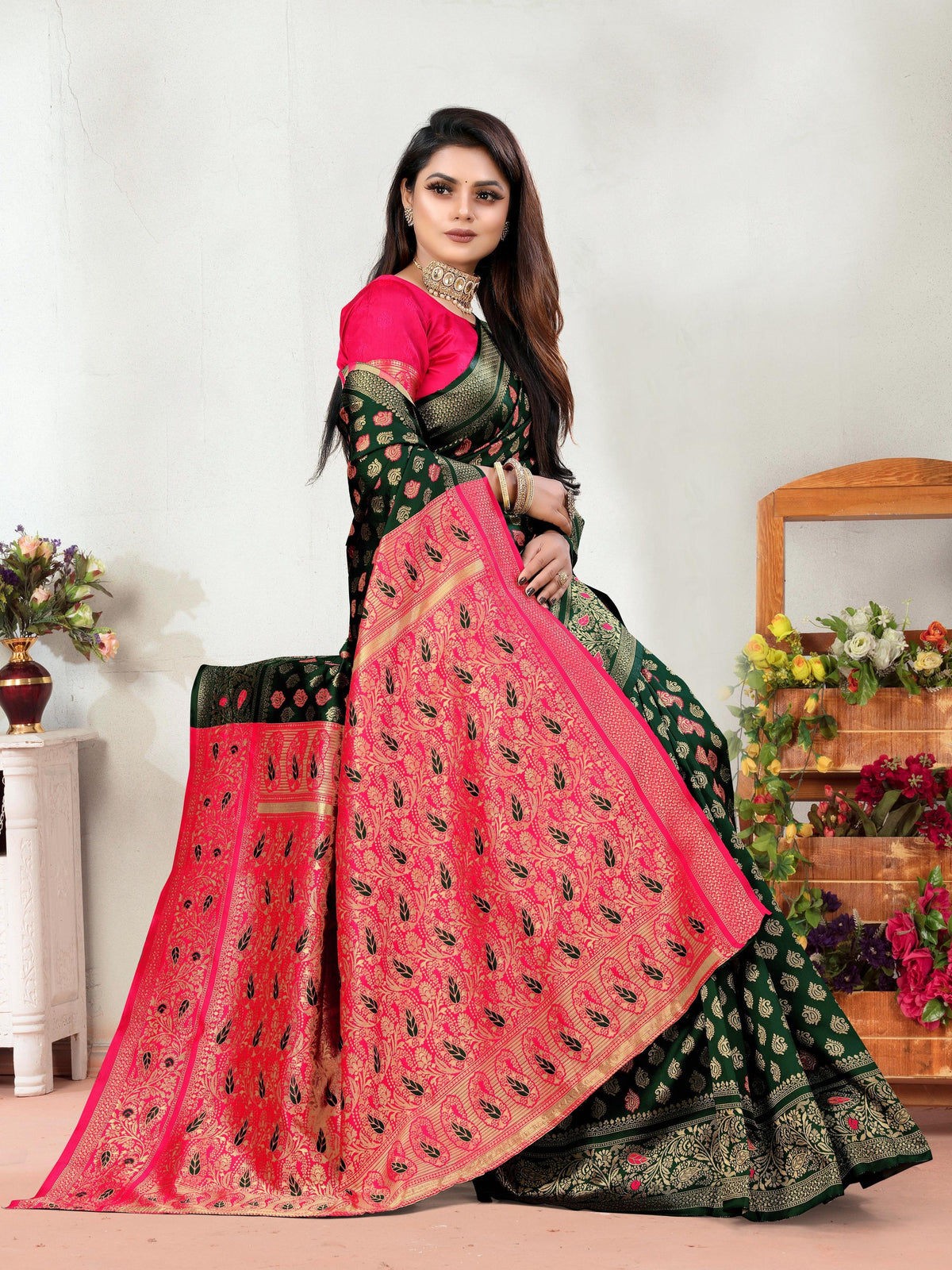 Vedant Vastram Litchi Silk Designer Banarasi Saree - Green | Grocsy