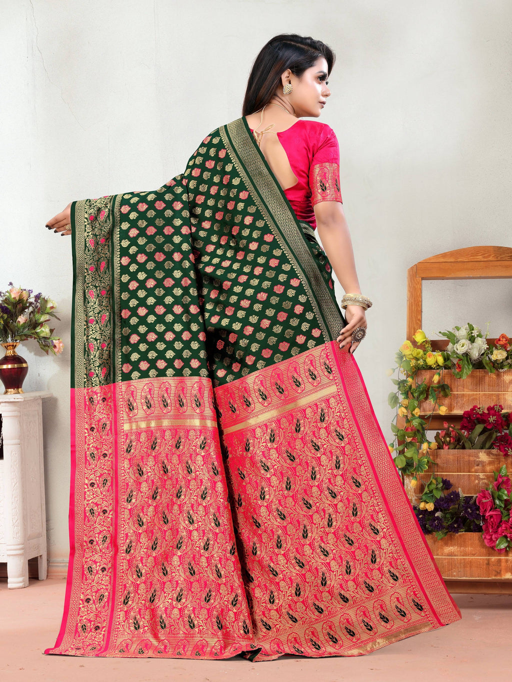 Vedant Vastram Litchi Silk Designer Banarasi Saree - Green | Grocsy