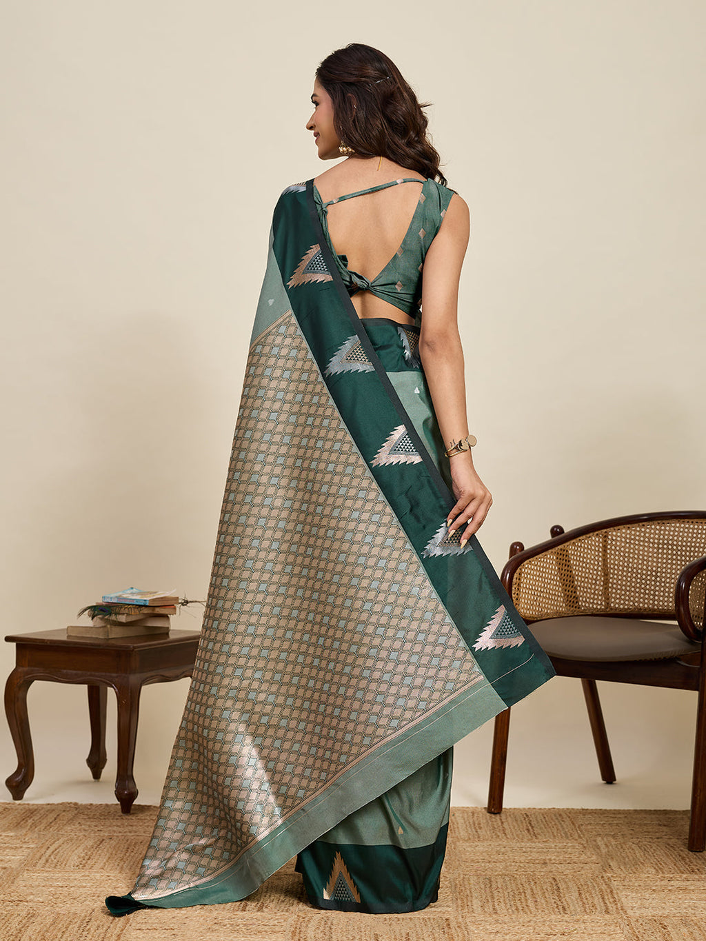 Vedant Vastram Soft Litchi Silk Banarasi Silk Jacquard Saree - Green | Grocsy