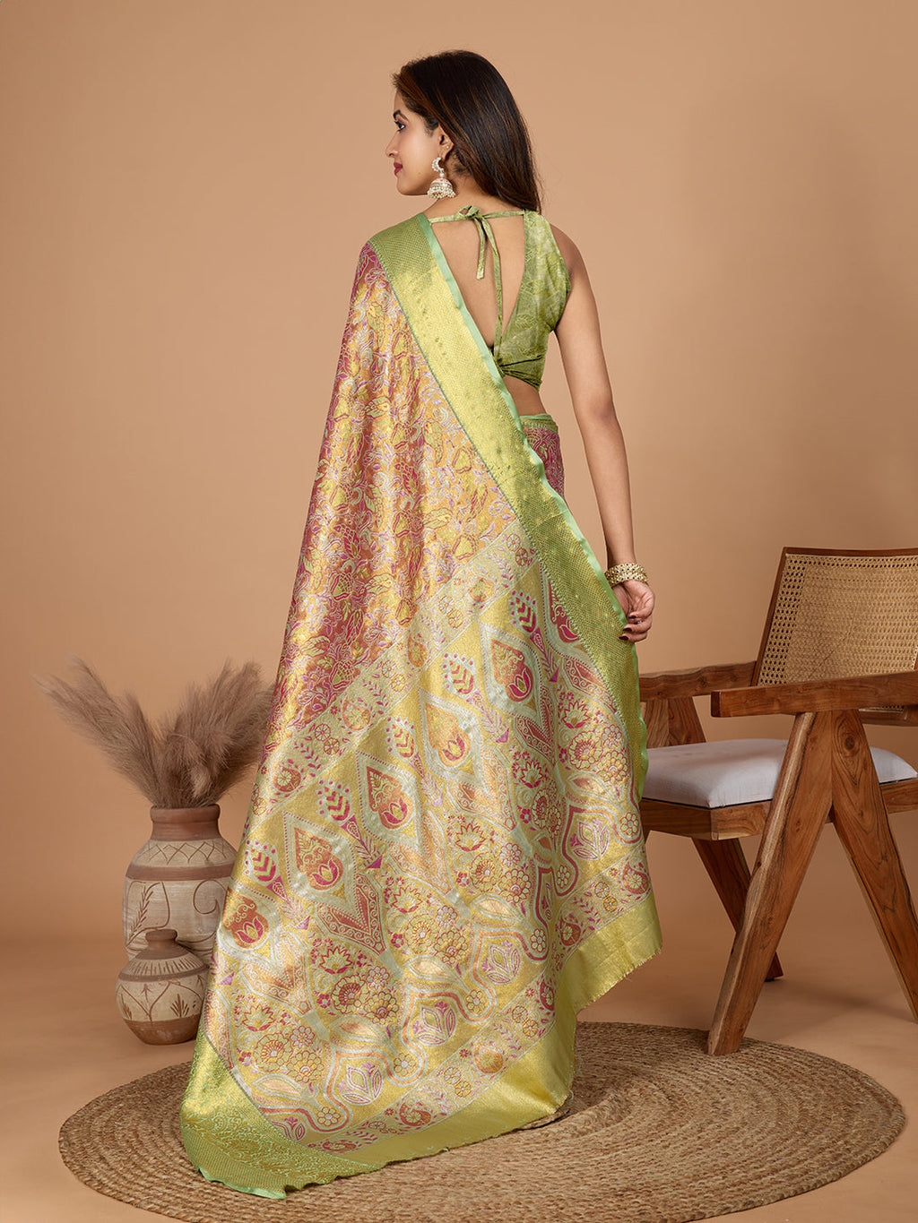 Vedant Vastram Soft Litchi Silk Kanjeevaram Silk Jacquard Saree - Magenta | Grocsy