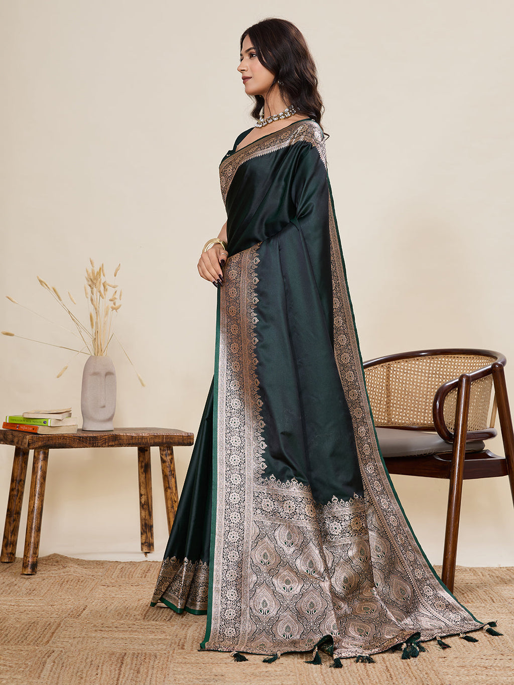 Vedant Vastram Soft Litchi Silk Banarasi Silk Jacquard Saree - Green | Grocsy