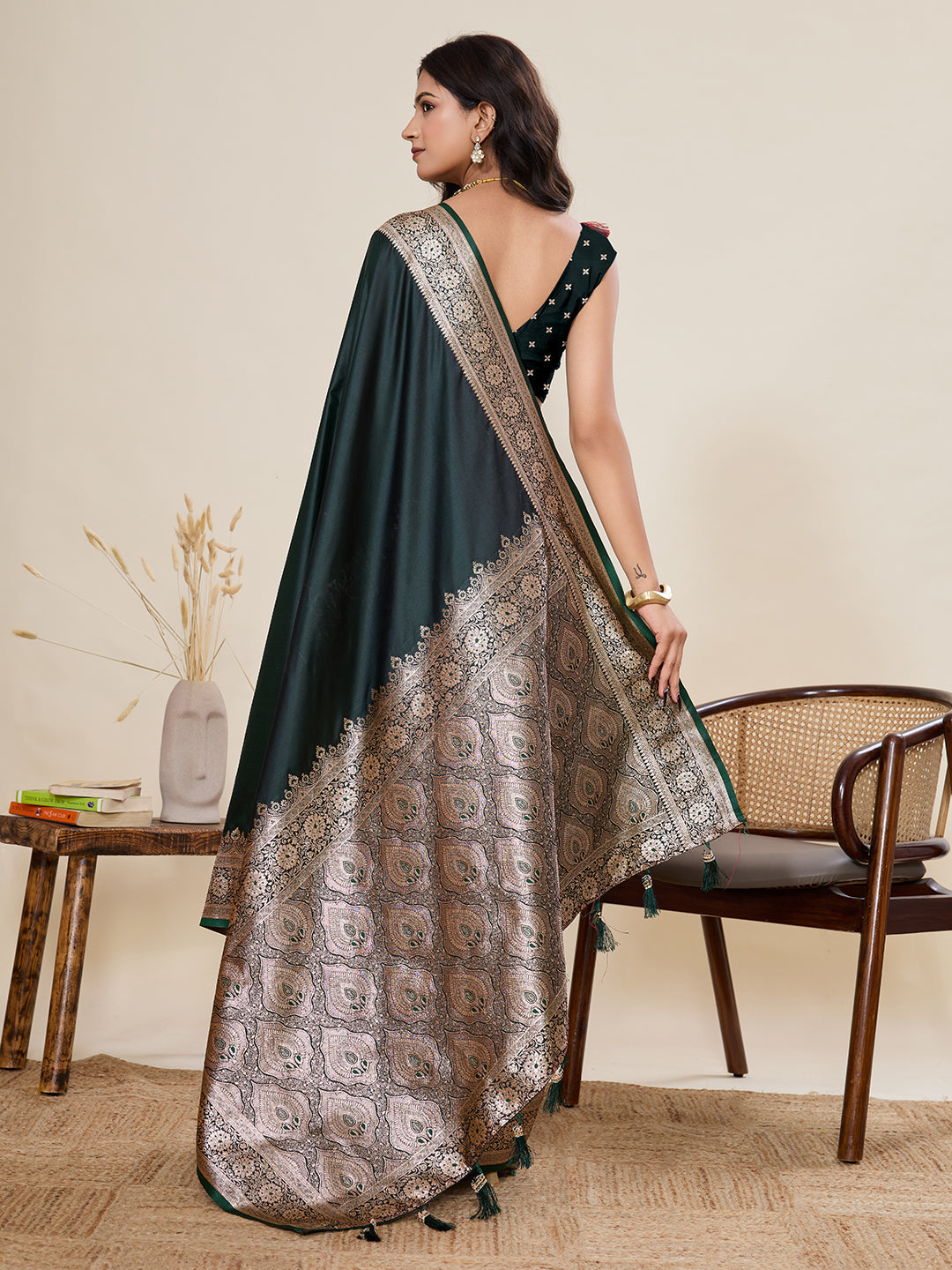 Vedant Vastram Soft Litchi Silk Banarasi Silk Jacquard Saree - Green | Grocsy