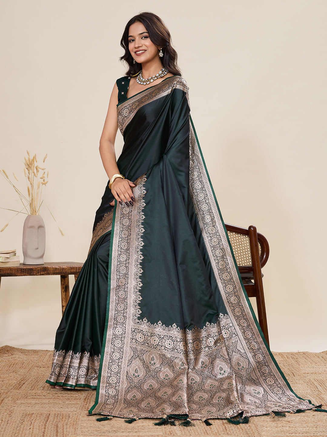 Vedant Vastram Soft Litchi Silk Banarasi Silk Jacquard Saree - Green | Grocsy