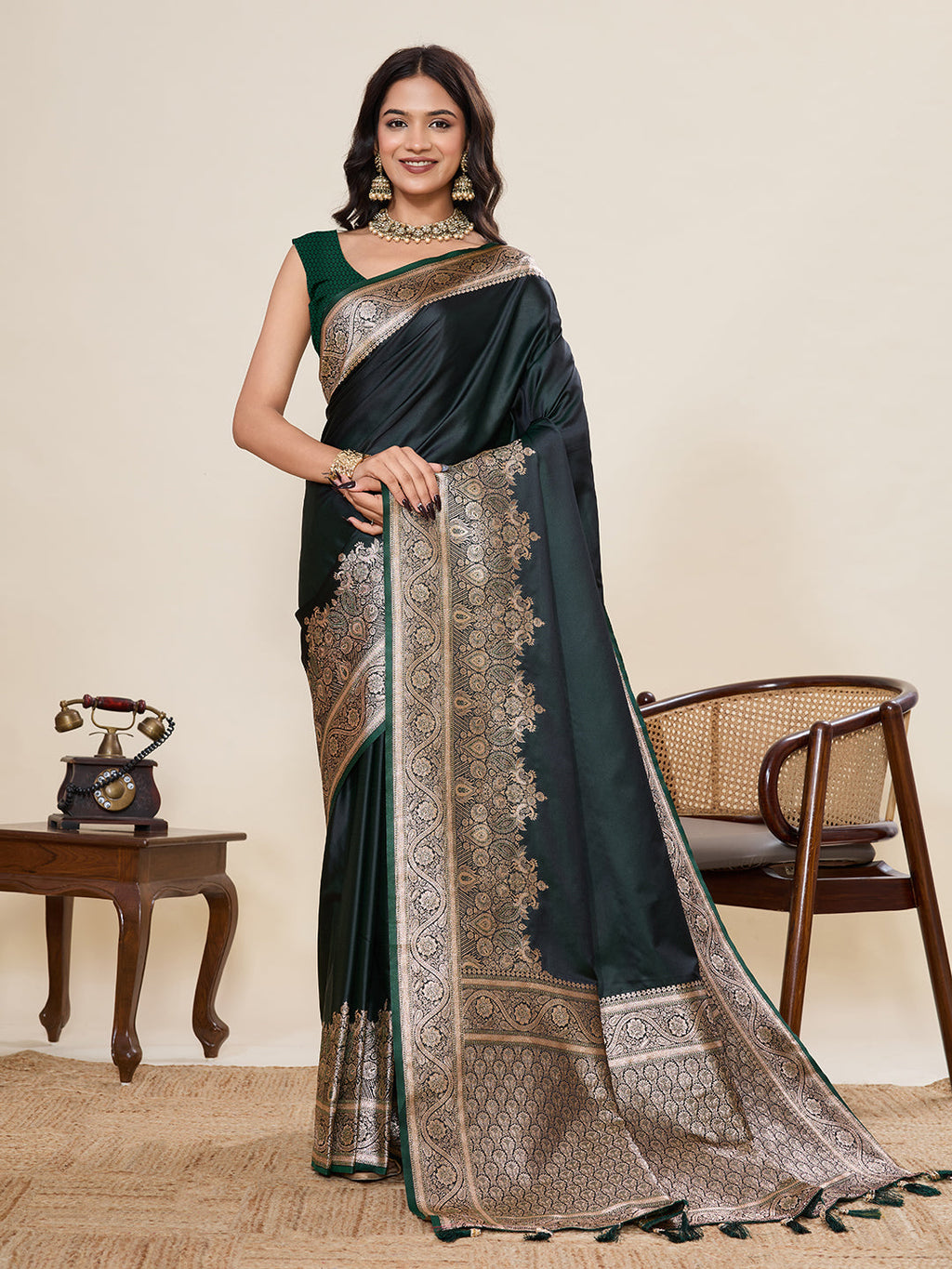 Vedant Vastram Soft Litchi Silk Banarasi Silk Jacquard Saree - Green | Grocsy