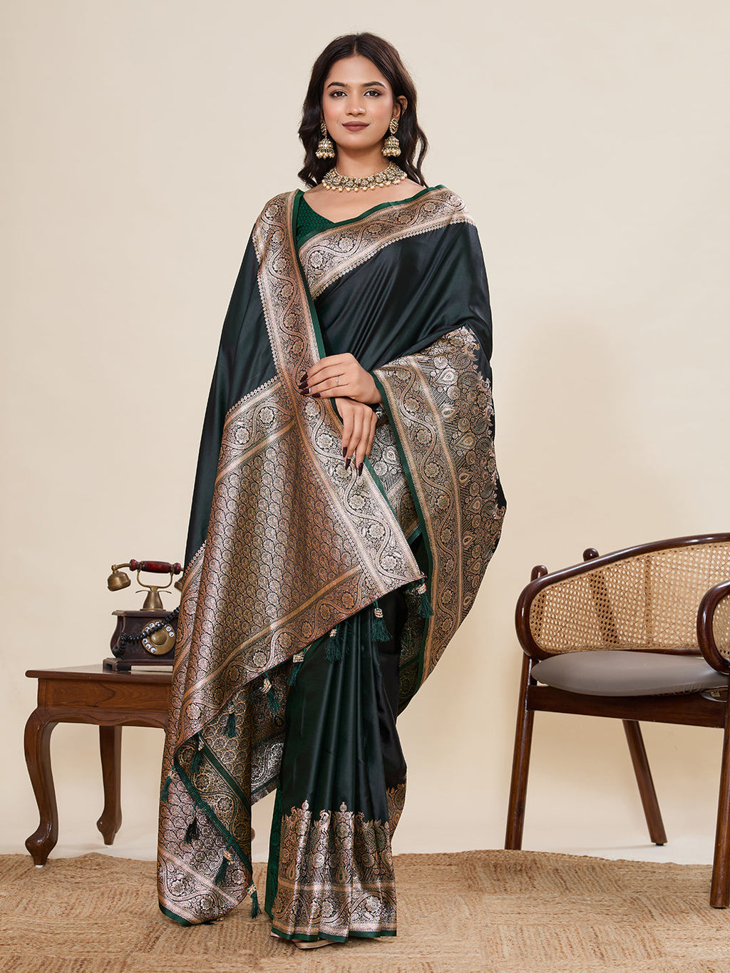 Vedant Vastram Soft Litchi Silk Banarasi Silk Jacquard Saree - Green | Grocsy