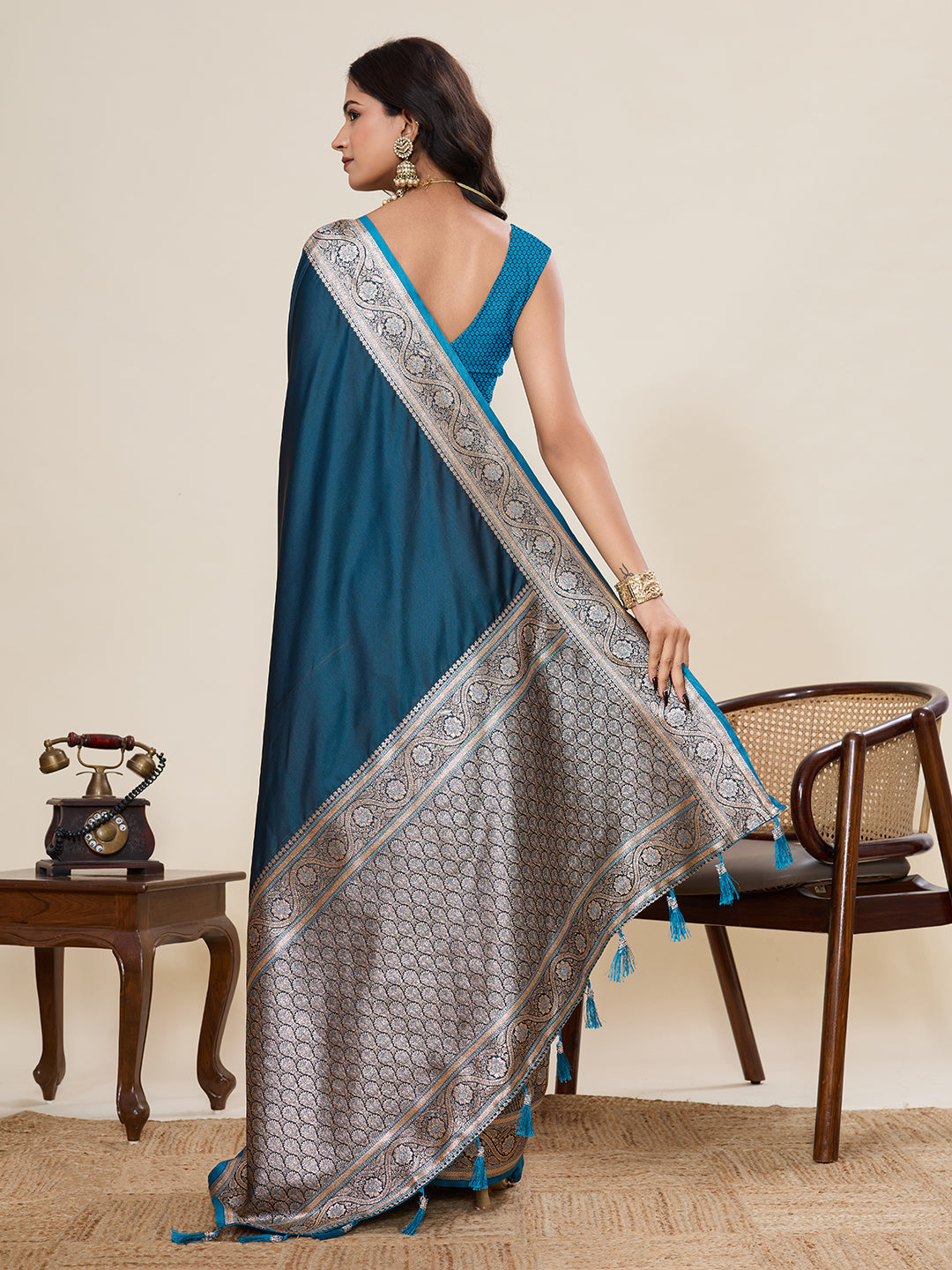 Vedant Vastram Soft Litchi Silk Banarasi Silk Jacquard Saree - Rama | Grocsy