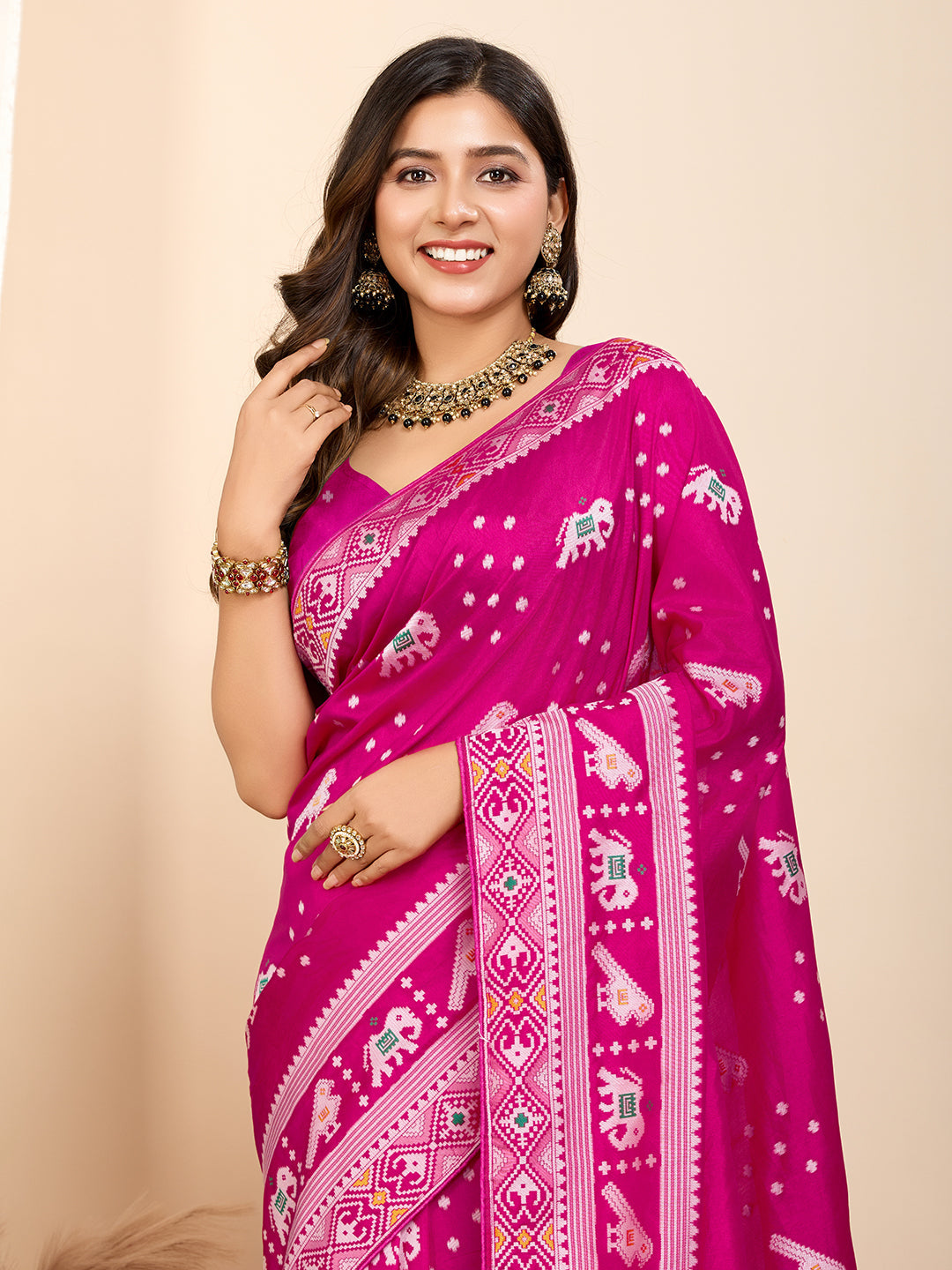 Vedant Vastram Maslin Dola Silk Kanjeevaram Silk Saree - Magenta | Grocsy