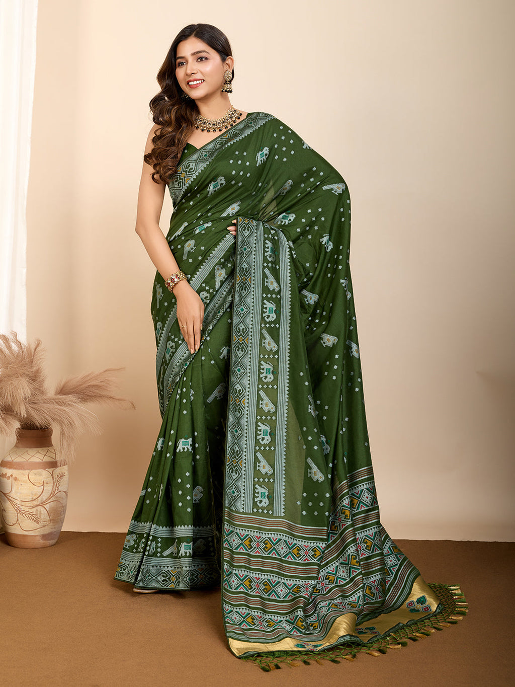 Vedant Vastram Maslin Dola Silk Kanjeevaram Silk Saree - Mahendi | Grocsy