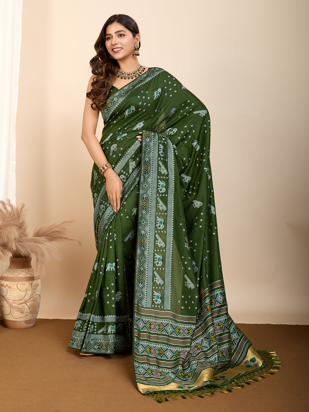 Vedant Vastram Maslin Dola Silk Kanjeevaram Silk Saree - Mahendi | Grocsy