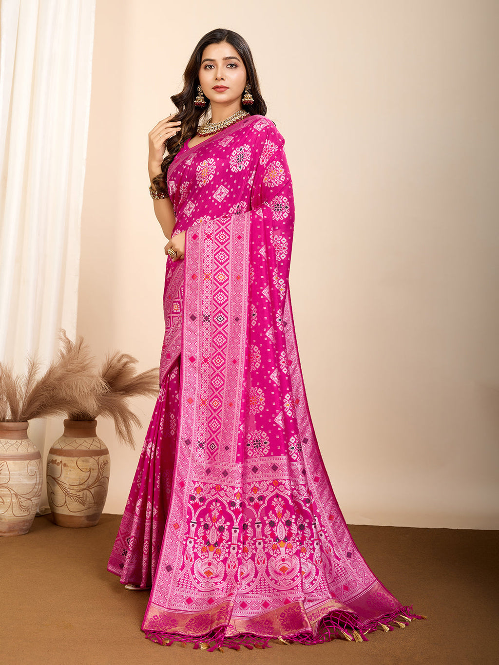 Vedant Vastram Maslin Dola Silk Kanjeevaram Silk Saree - Magenta | Grocsy