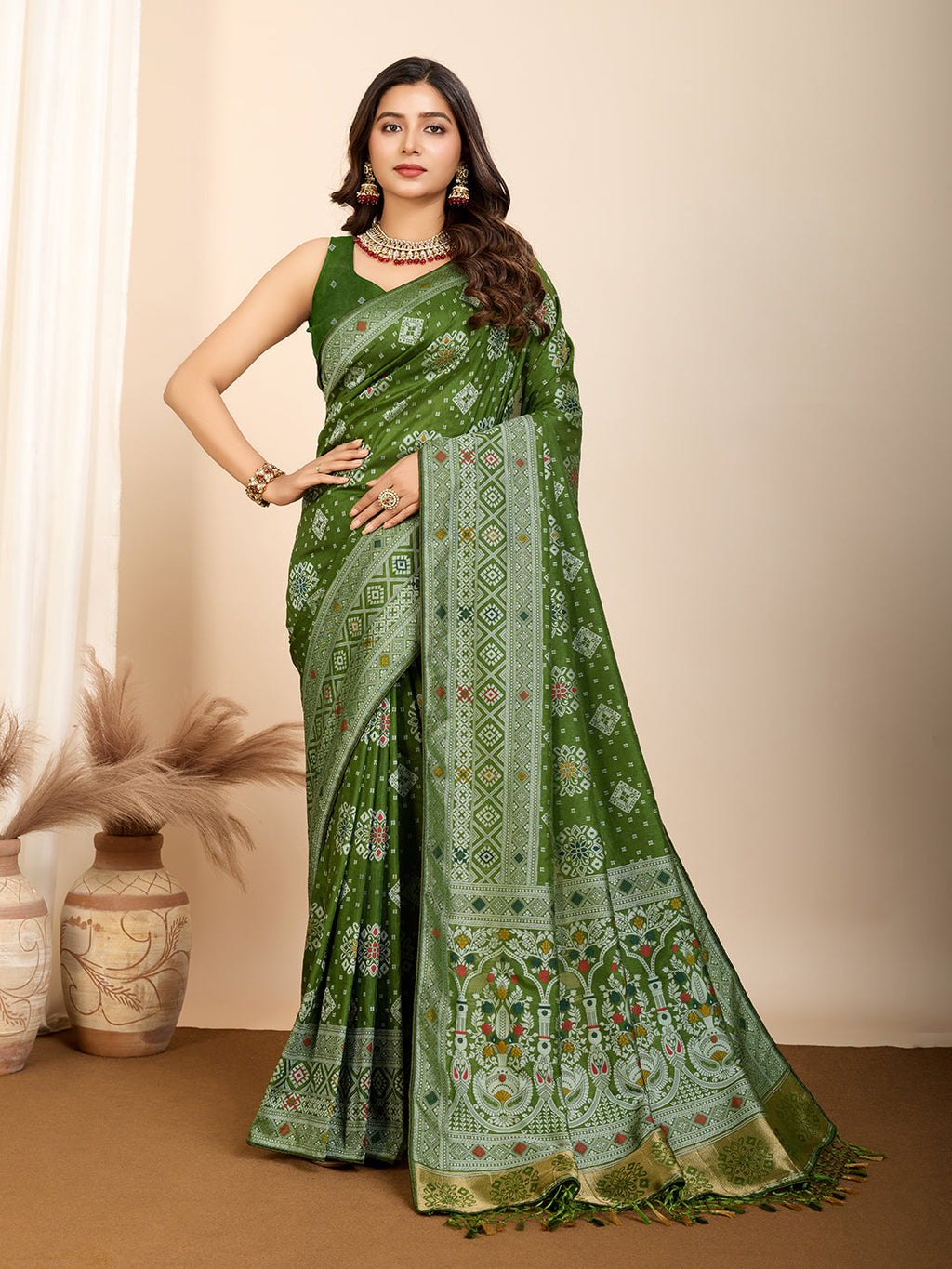 Vedant Vastram Maslin Dola Silk Kanjeevaram Silk Saree - Mahendi | Grocsy