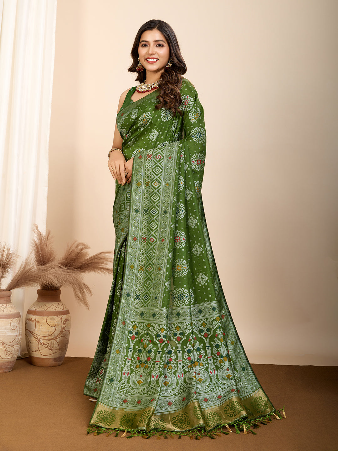 Vedant Vastram Maslin Dola Silk Kanjeevaram Silk Saree - Mahendi | Grocsy