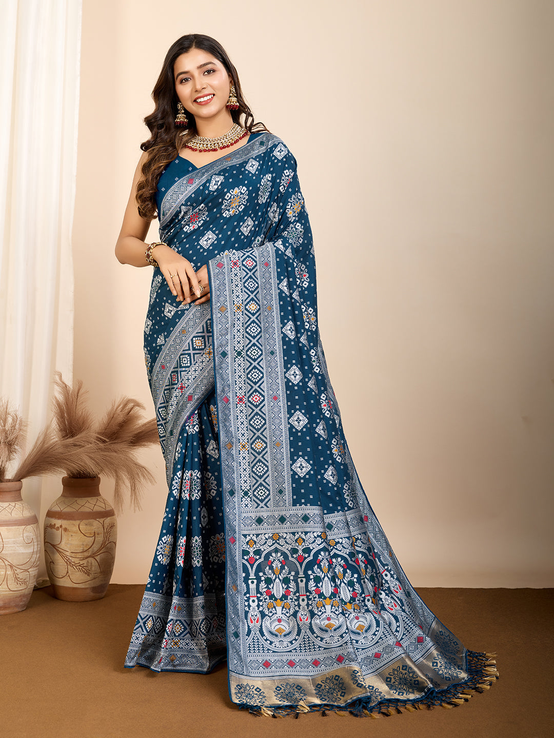Vedant Vastram Maslin Dola Silk Kanjeevaram Silk Saree - Navy | Grocsy