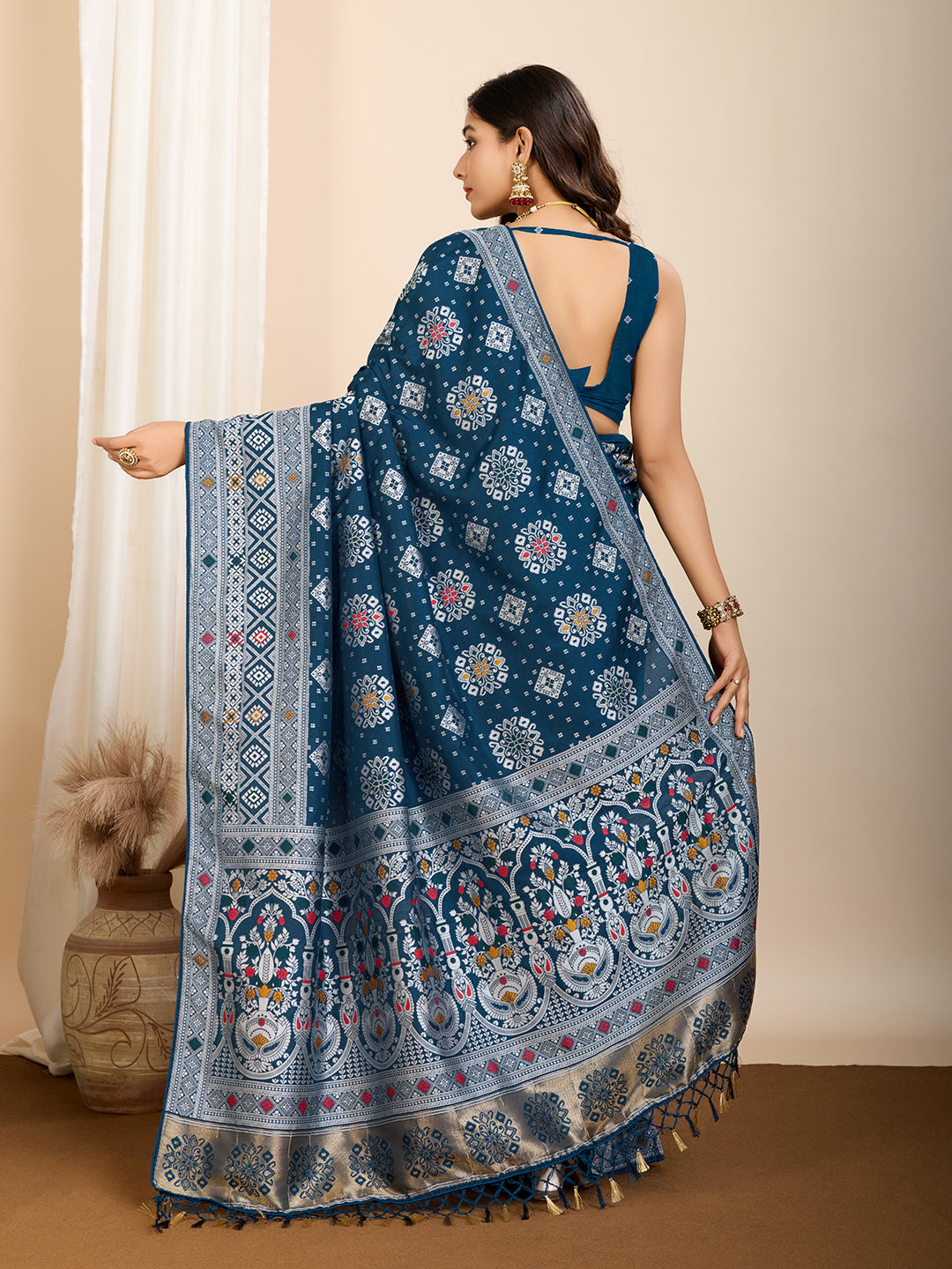 Vedant Vastram Maslin Dola Silk Kanjeevaram Silk Saree - Navy | Grocsy