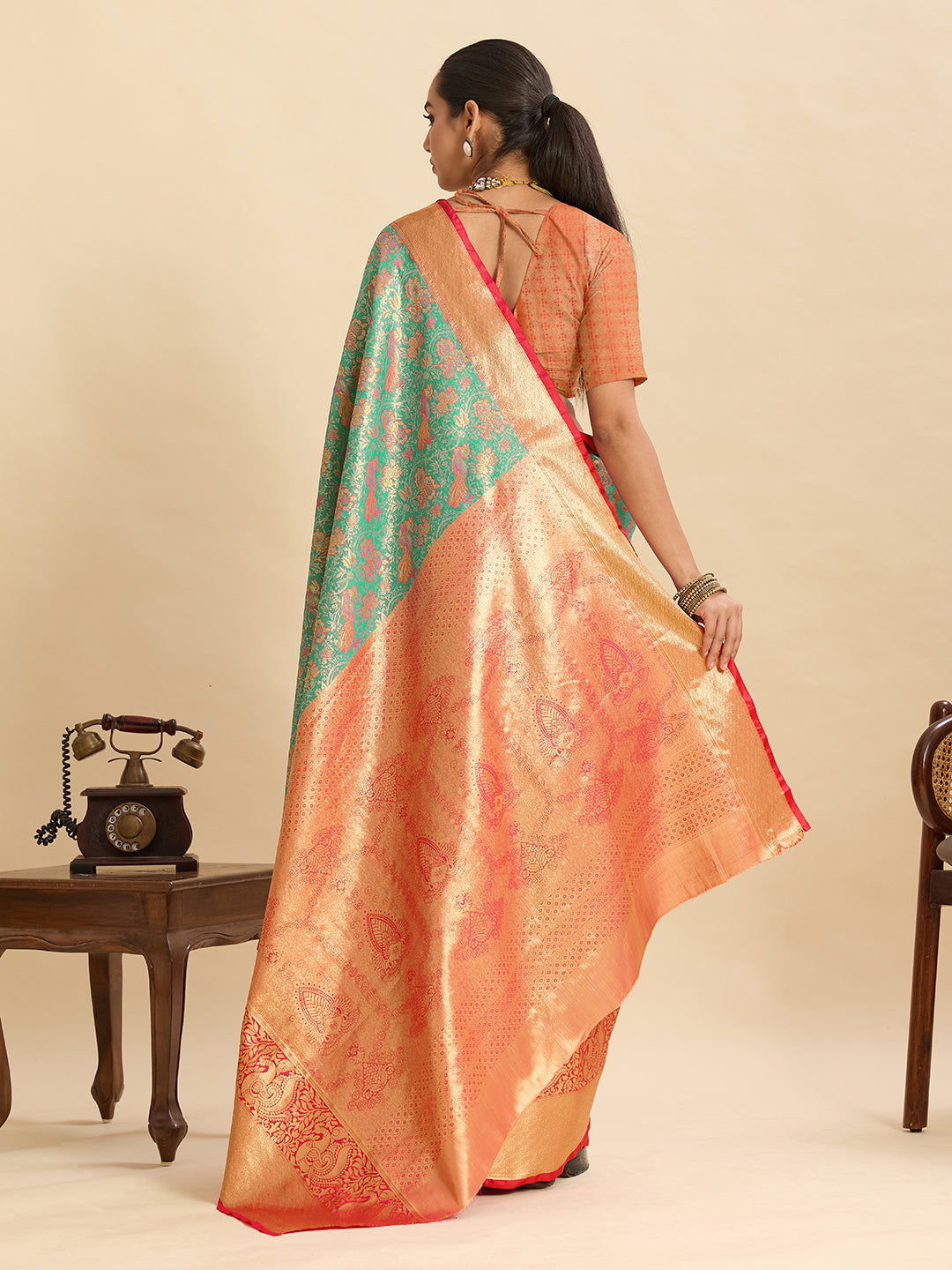 Vedant Vastram Soft Litchi Silk Kanjeevaram Silk Jacquard Saree - Green | Grocsy