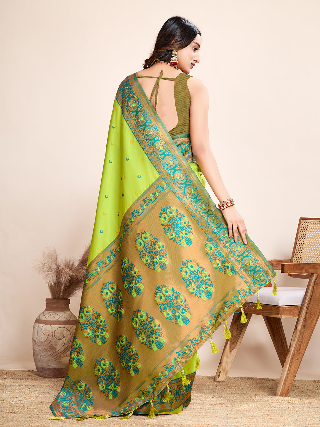 Vedant Vastram Soft Litchi Silk Kanjeevaram Silk Saree - Parrot | Grocsy