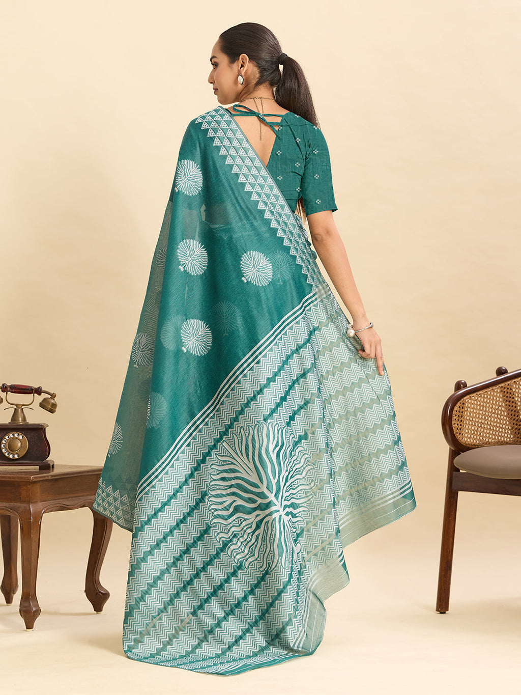 Vedant Vastram Art Silk Fancy Jacquard Saree - Green | Grocsy