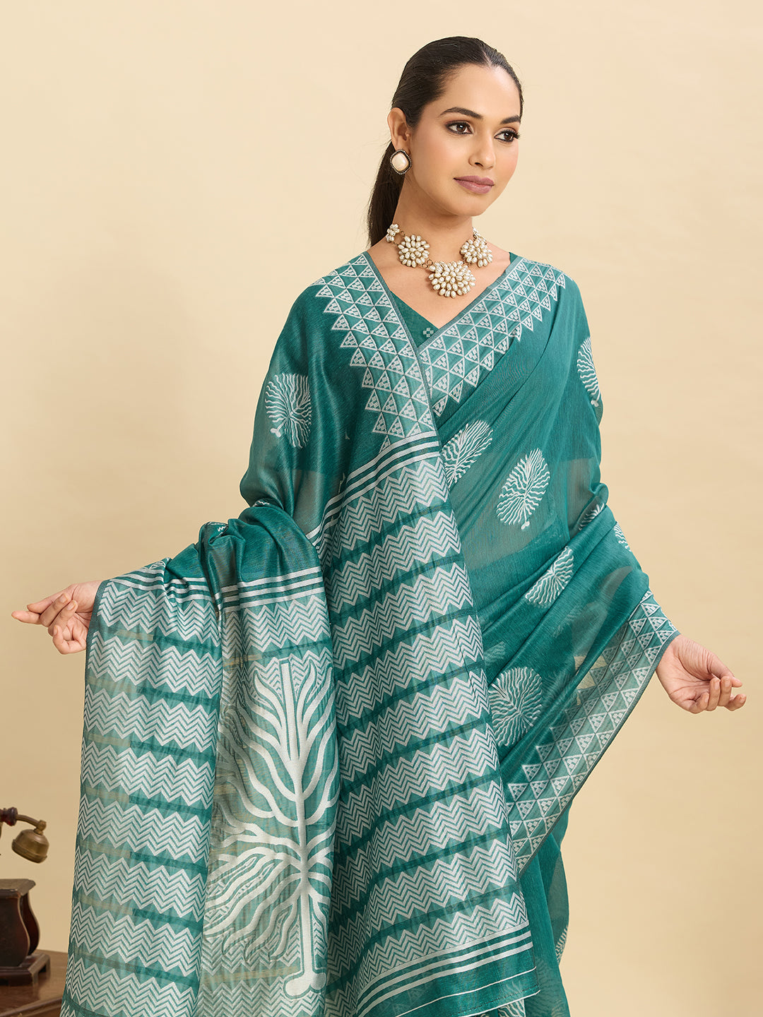 Vedant Vastram Art Silk Fancy Jacquard Saree - Green | Grocsy
