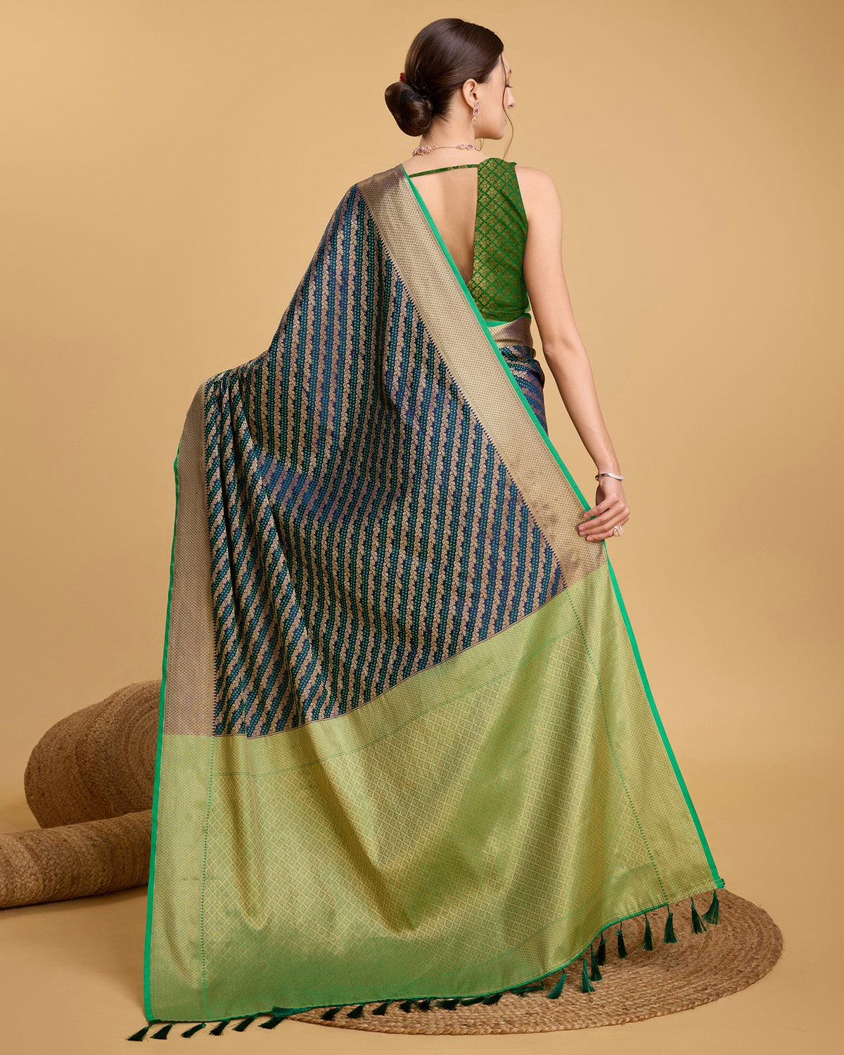 Vedant Vastram Soft Litchi Silk Kanjeevaram Silk Saree - Navy | Grocsy