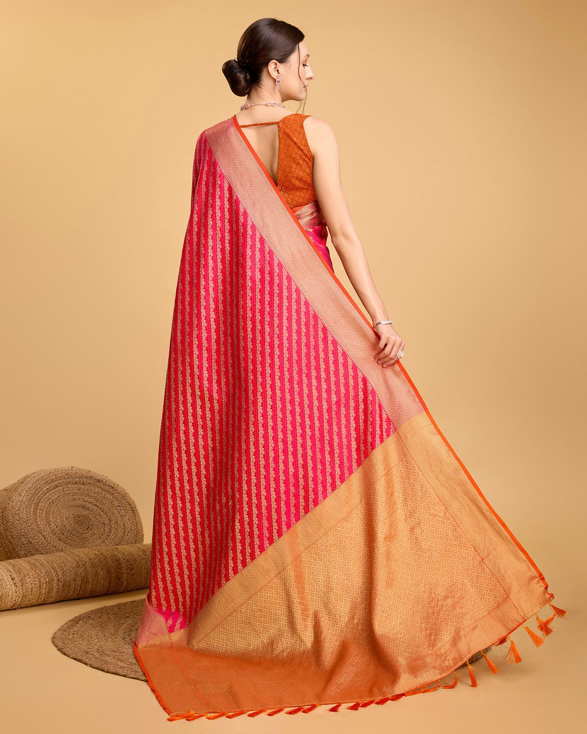 Vedant Vastram Soft Litchi Silk Kanjeevaram Silk Saree - Pink | Grocsy