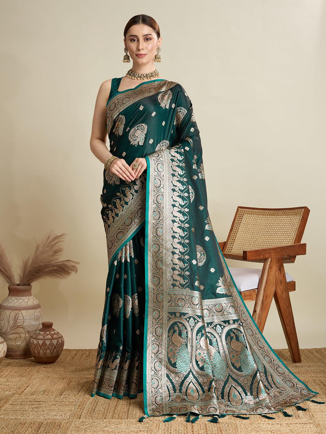 Vedant Vastram Soft Litchi SIlk Banarasi Silk Jacquard Saree - Green | Grocsy