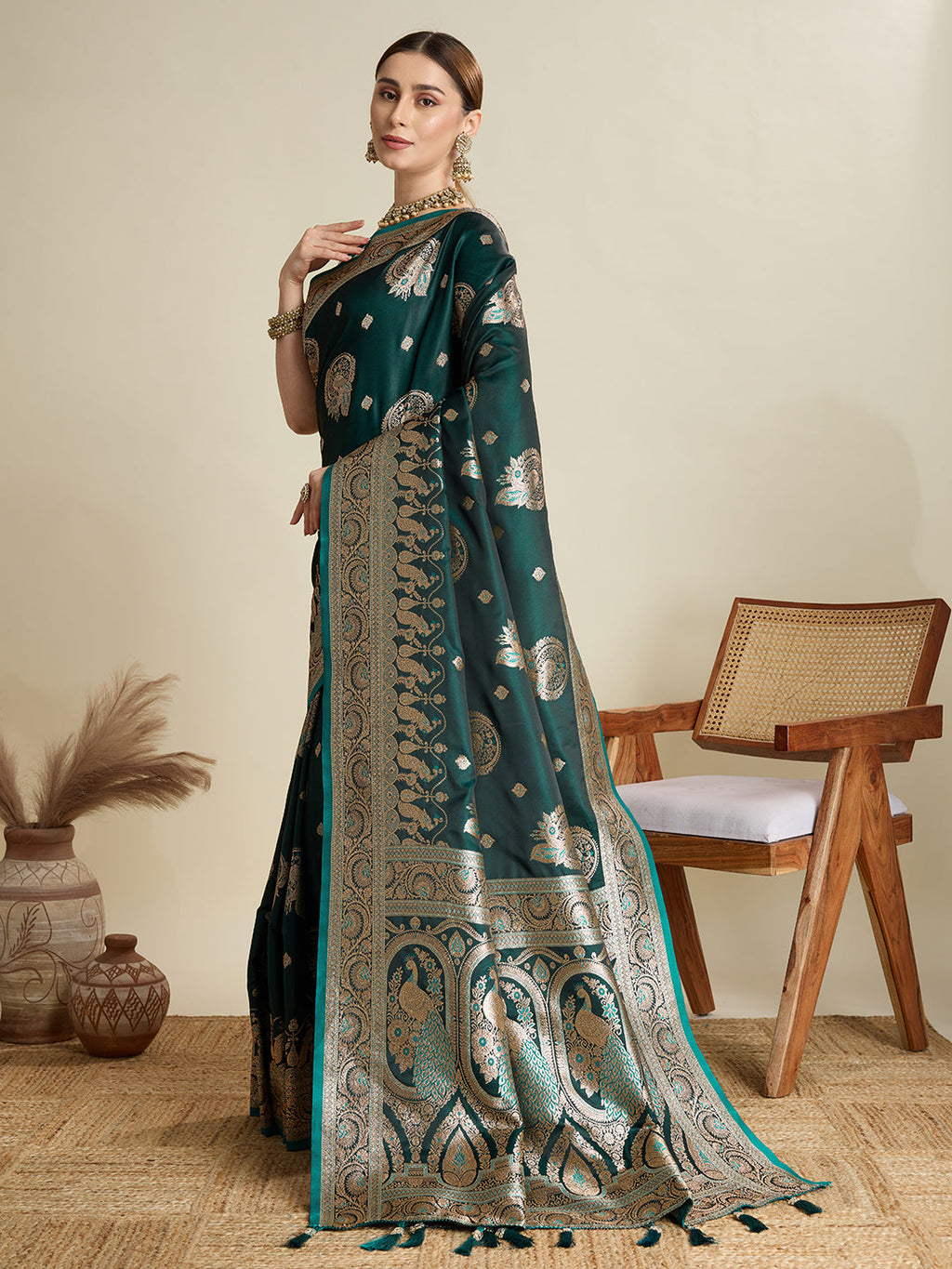 Vedant Vastram Soft Litchi SIlk Banarasi Silk Jacquard Saree - Green | Grocsy