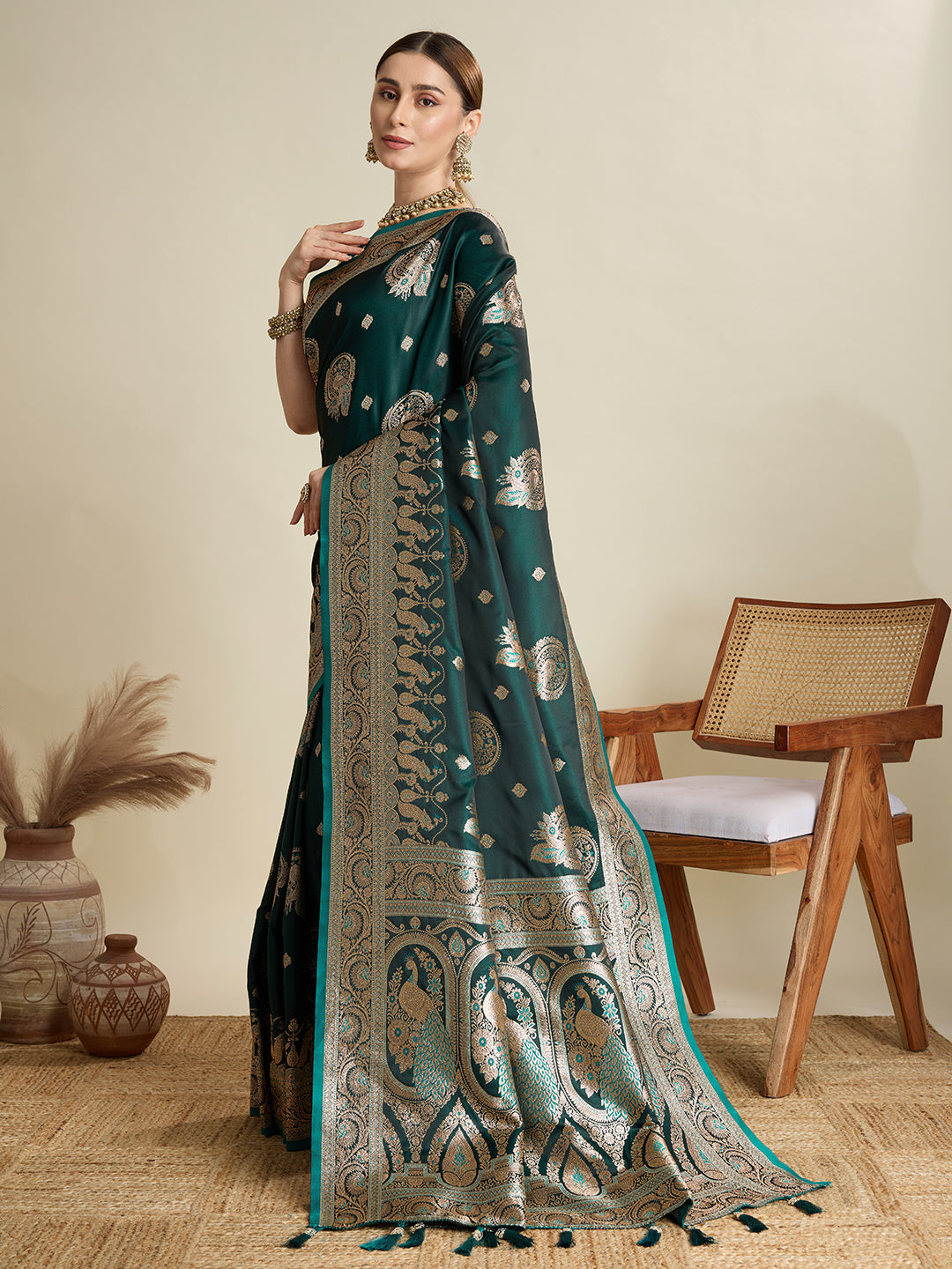Vedant Vastram Soft Litchi SIlk Banarasi Silk Jacquard Saree - Green | Grocsy