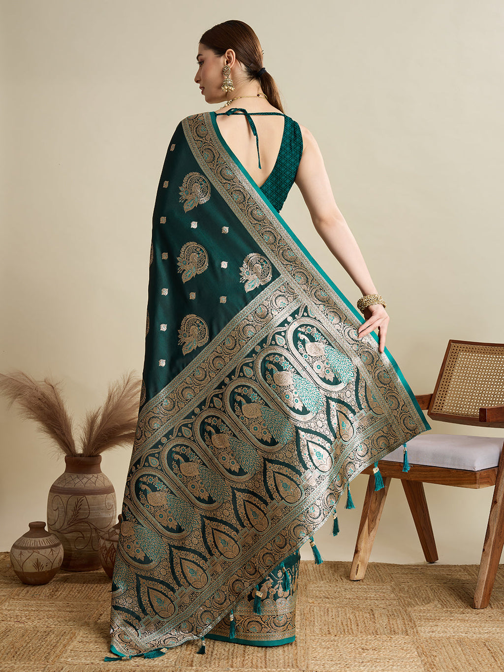 Vedant Vastram Soft Litchi SIlk Banarasi Silk Jacquard Saree - Green | Grocsy