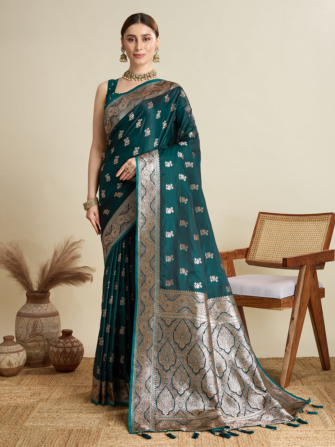 Vedant Vastram Soft Litchi SIlk Banarasi Silk Jacquard Saree - Green | Grocsy