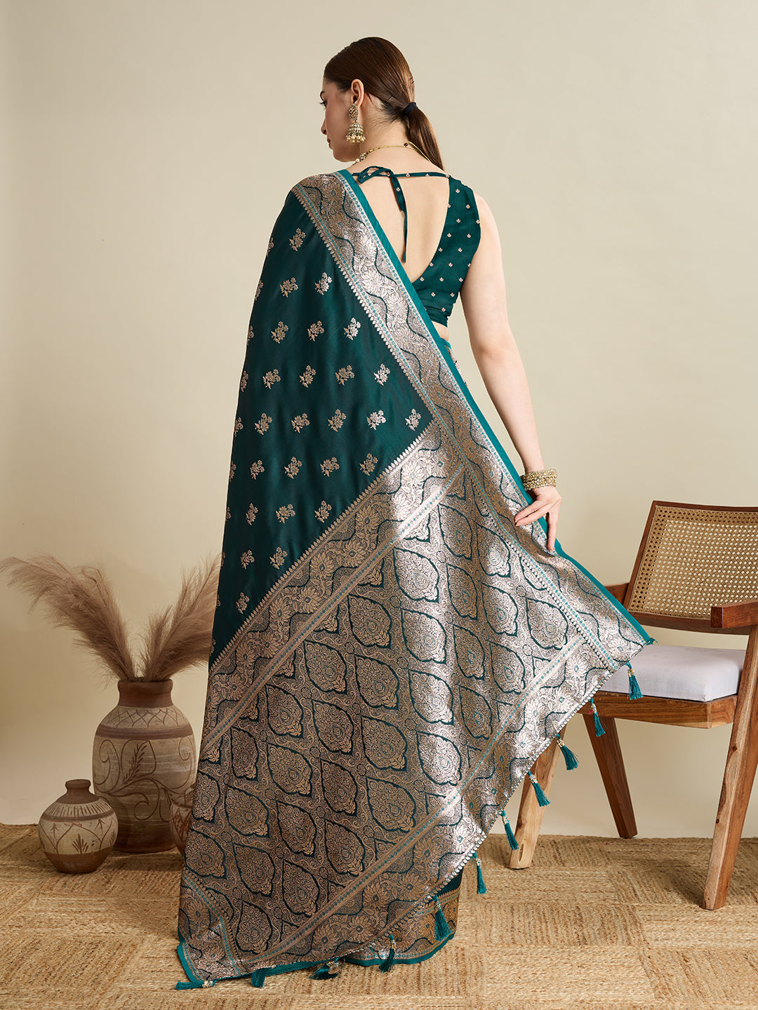 Vedant Vastram Soft Litchi SIlk Banarasi Silk Jacquard Saree - Green | Grocsy