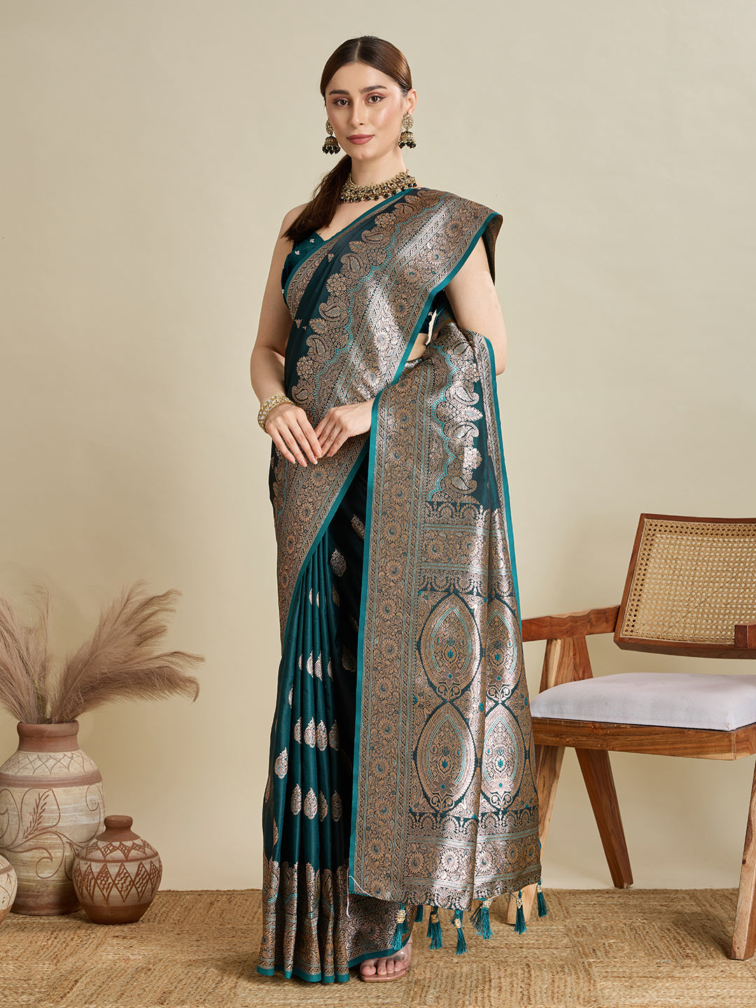 Vedant Vastram Soft Litchi SIlk Banarasi Silk Jacquard Saree - Green | Grocsy