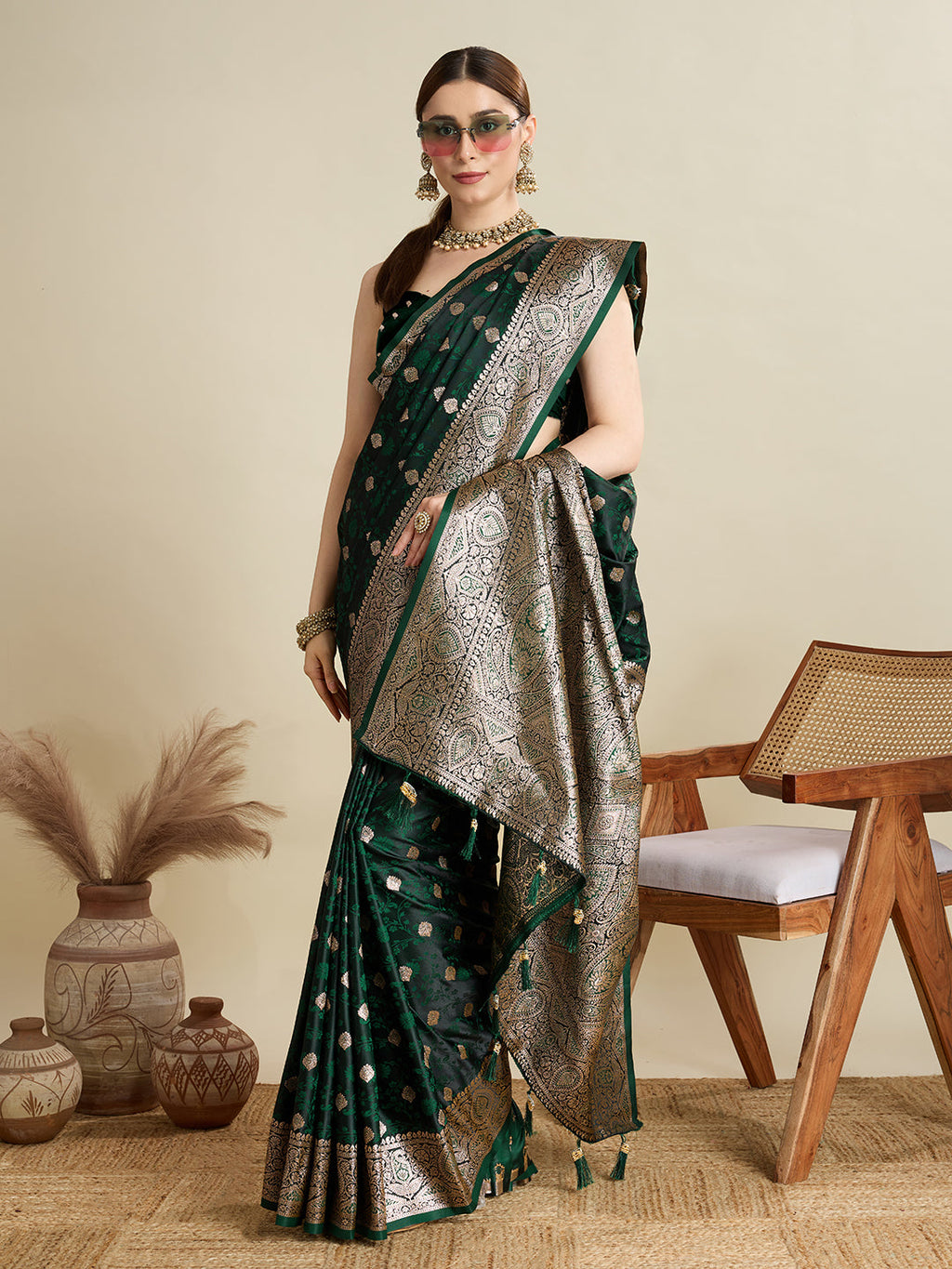Vedant Vastram Soft Litchi SIlk Banarasi Silk Jacquard Saree - Green | Grocsy