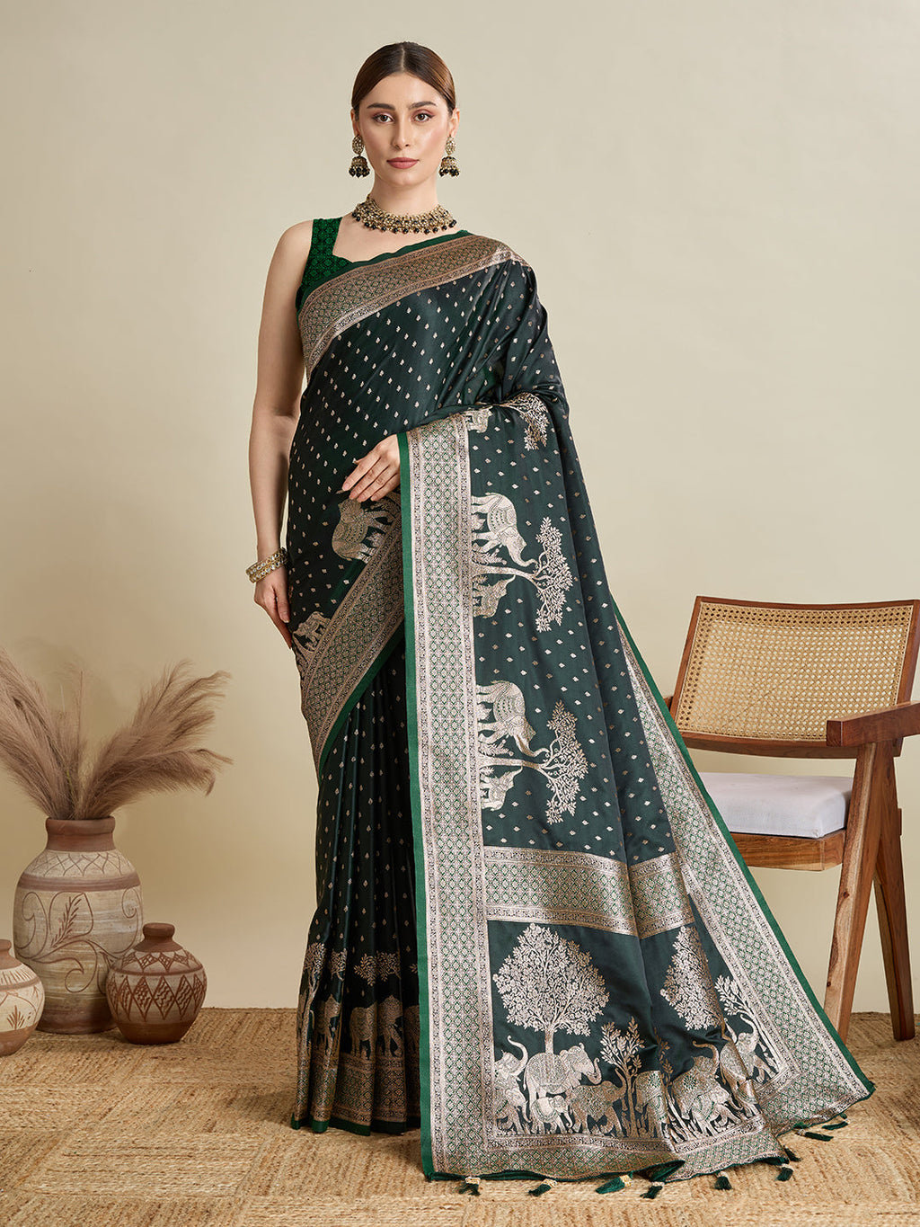 Vedant Vastram Soft Litchi SIlk Banarasi Silk Jacquard Saree - Green | Grocsy