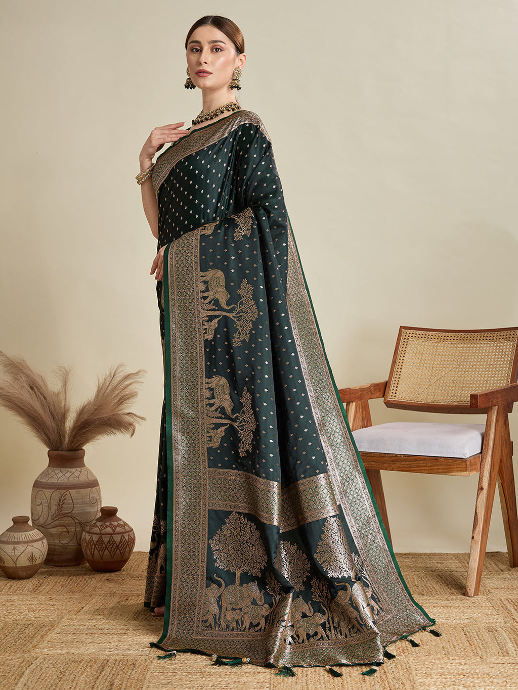 Vedant Vastram Soft Litchi SIlk Banarasi Silk Jacquard Saree - Green | Grocsy