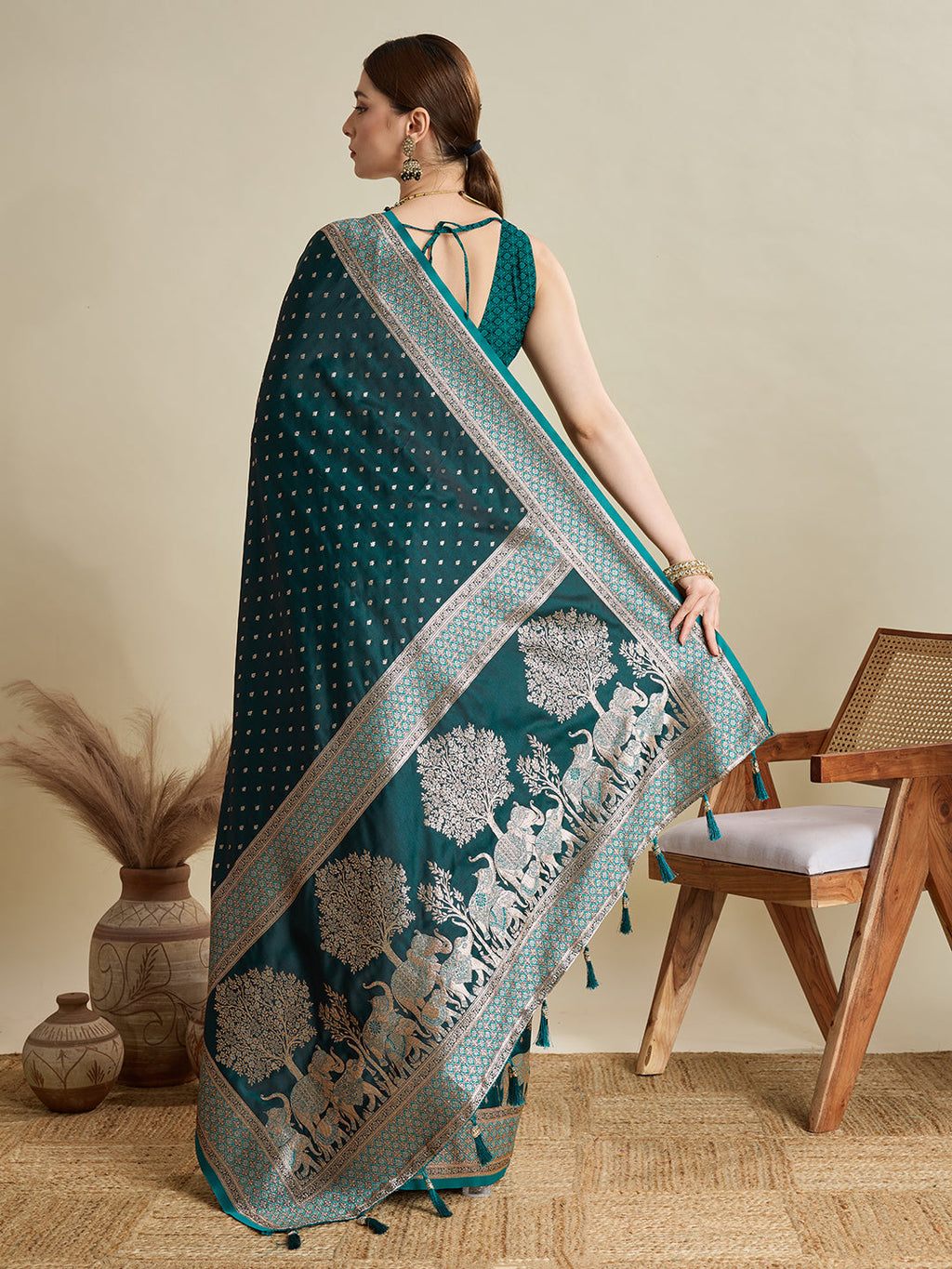 Vedant Vastram Soft Litchi SIlk Banarasi Silk Jacquard Saree - Rama | Grocsy