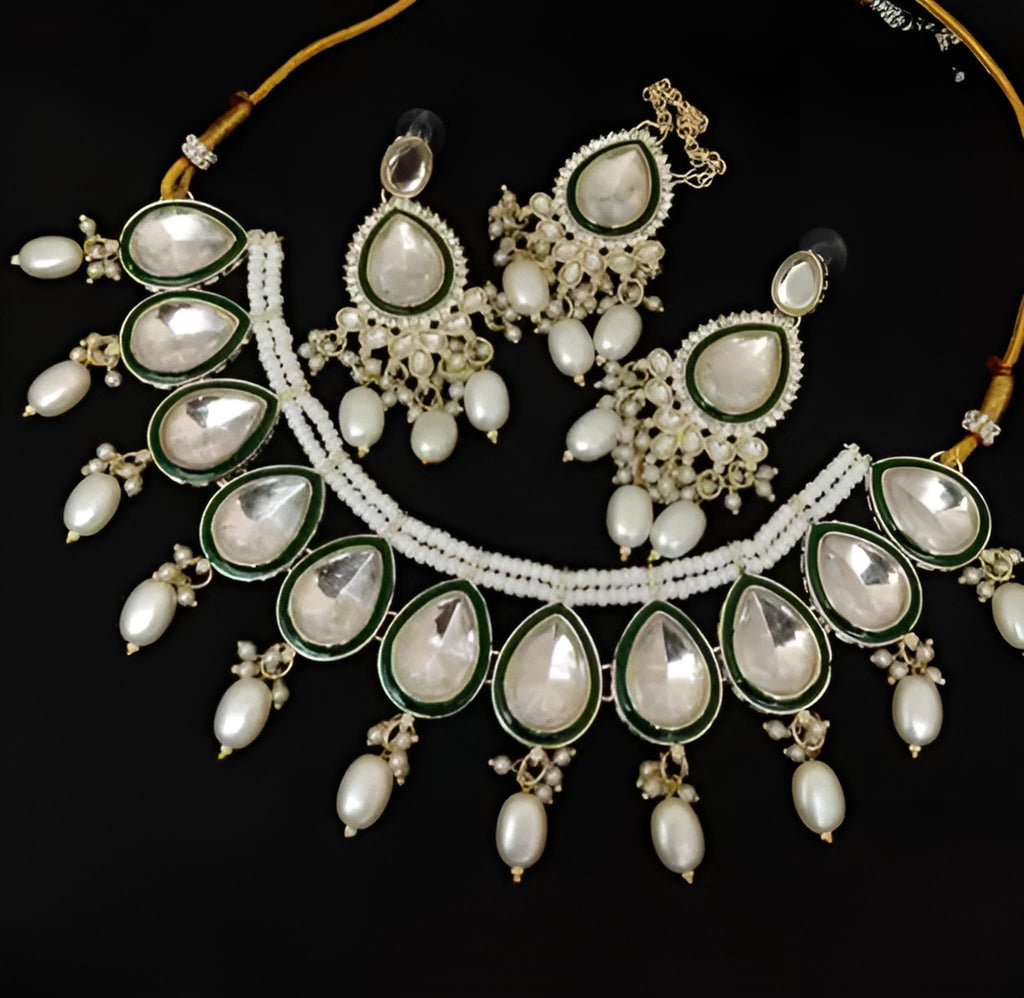 Jewel City Elegant Pearl & Emerald Royal Necklace Set | Grocsy