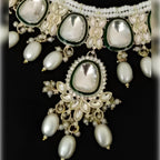 Jewel City Exquisite Pearl and Emerald Necklace Set | Grocsy