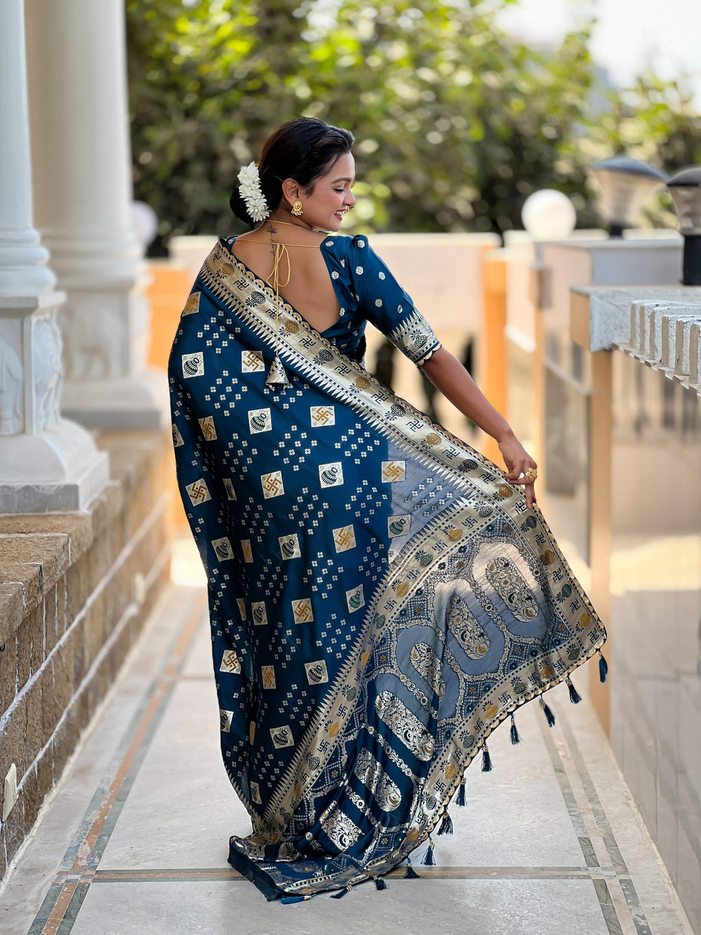 Vedant Vastram Soft Dola Silk Fancy Jacquard Bollywood Saree - Morpich | Grocsy