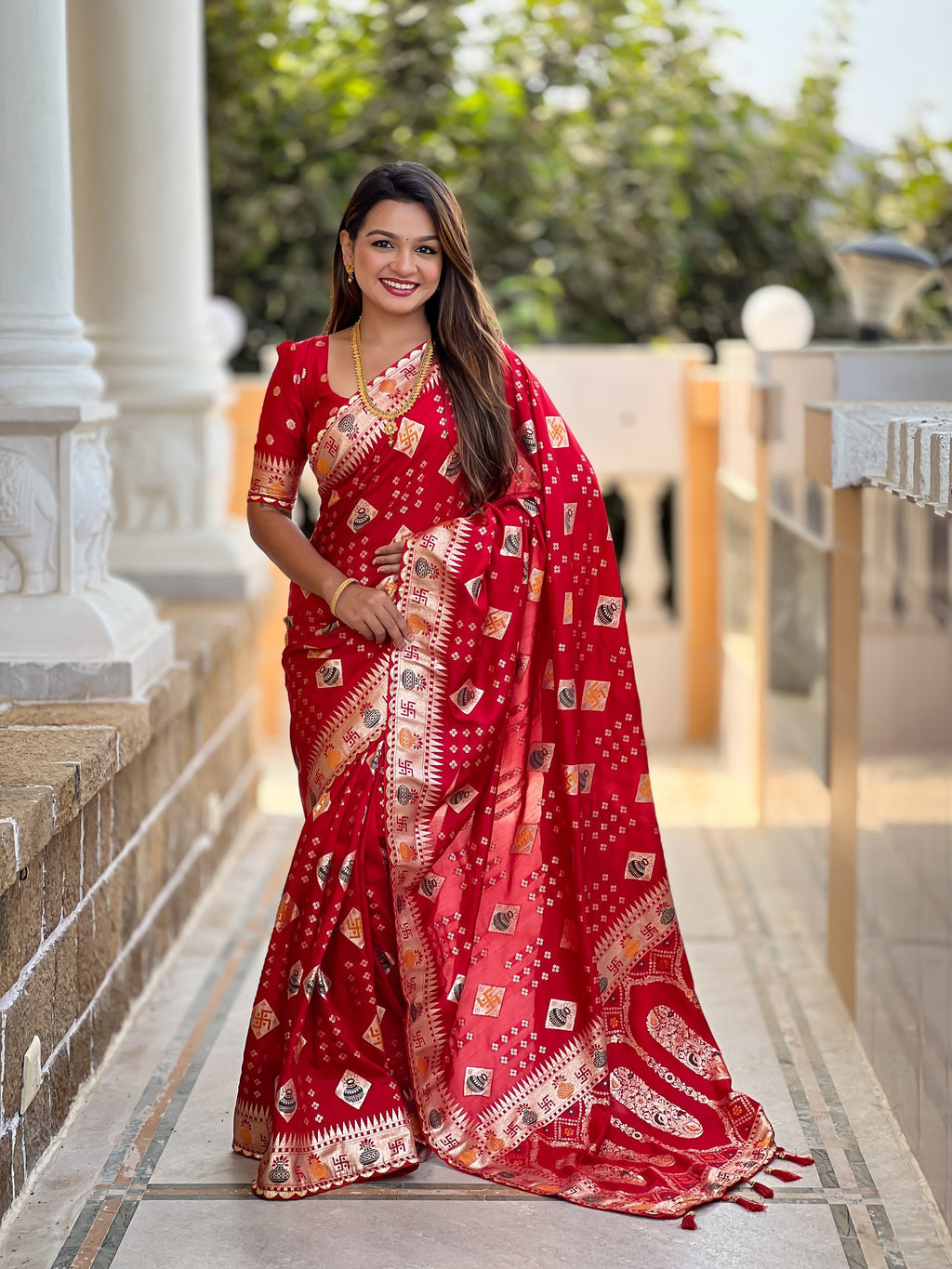 Vedant Vastram Soft Dola Silk Fancy Jacquard Bollywood Saree - Red | Grocsy